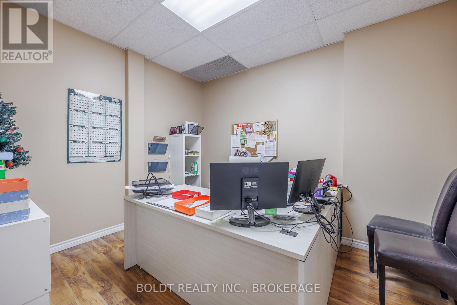 120 - 325 Welland Avenue, St. Catharines, Ontario  L2R 2R2 - Photo 9 - X12731962