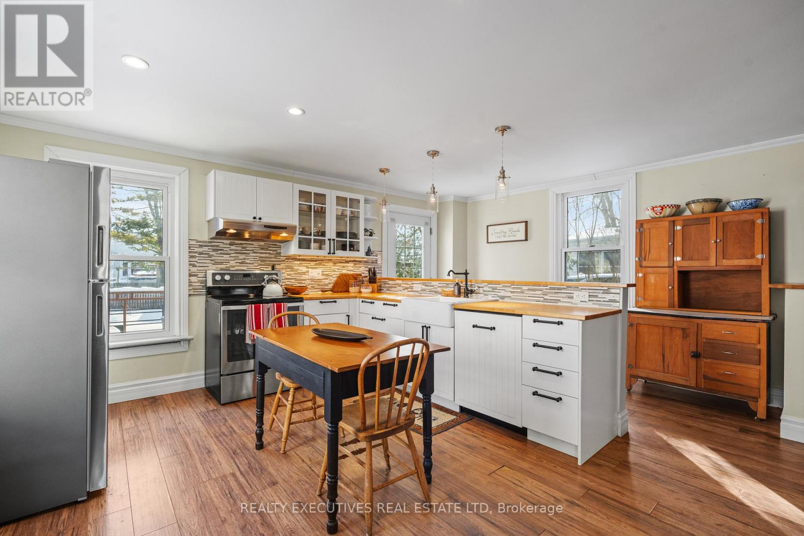 487 Clarence Street, North Dundas, Ontario  K0C 2K0 - Photo 2 - X12731916