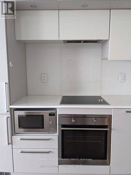 4807 - 15 Grenville Street, Toronto, Ontario  M4Y 0B9 - Photo 11 - C12731792