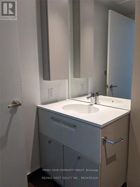 4807 - 15 Grenville Street, Toronto, Ontario  M4Y 0B9 - Photo 14 - C12731792