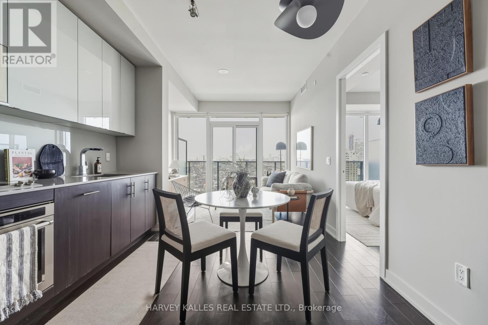 2209 - 330 Richmond Street W, Toronto, Ontario  M5V 1X2 - Photo 11 - C12731824