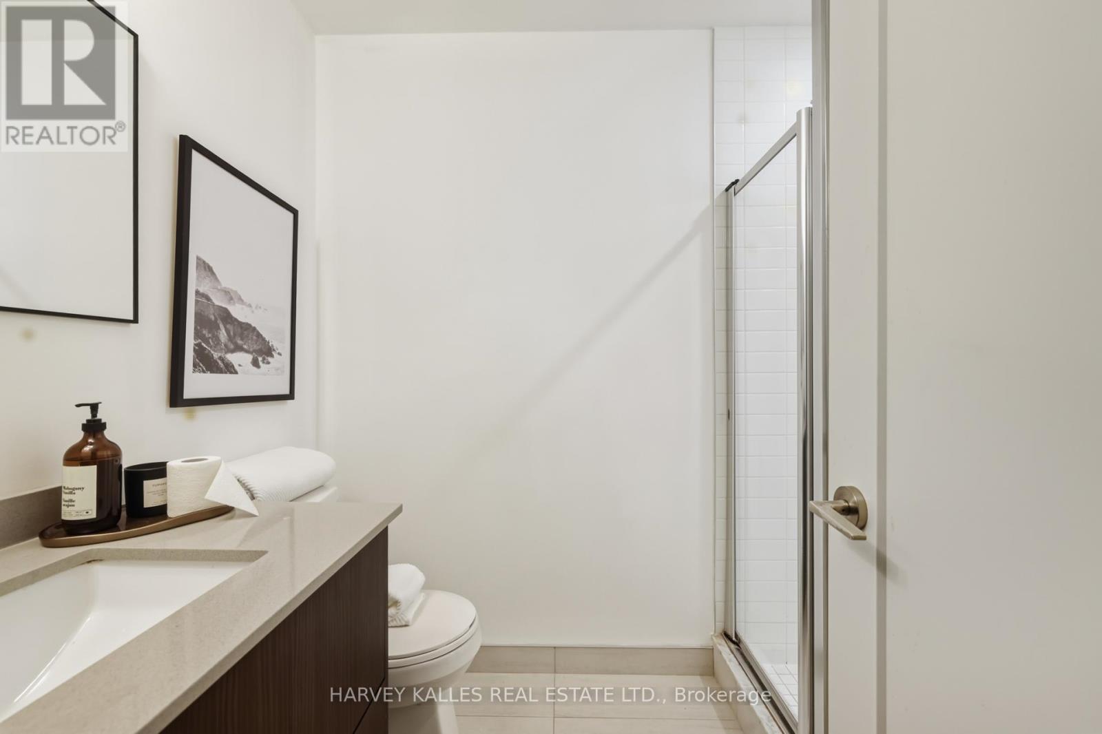 2209 - 330 Richmond Street W, Toronto, Ontario  M5V 1X2 - Photo 16 - C12731824