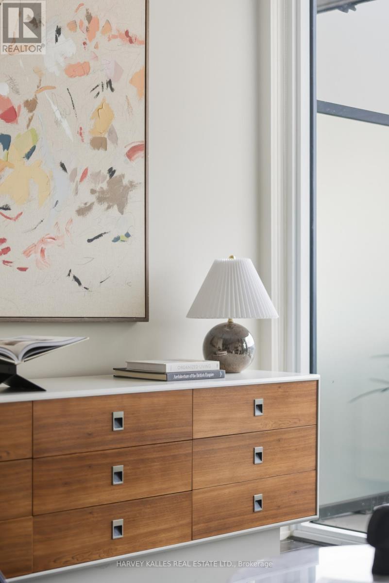 2209 - 330 Richmond Street W, Toronto, Ontario  M5V 1X2 - Photo 3 - C12731824