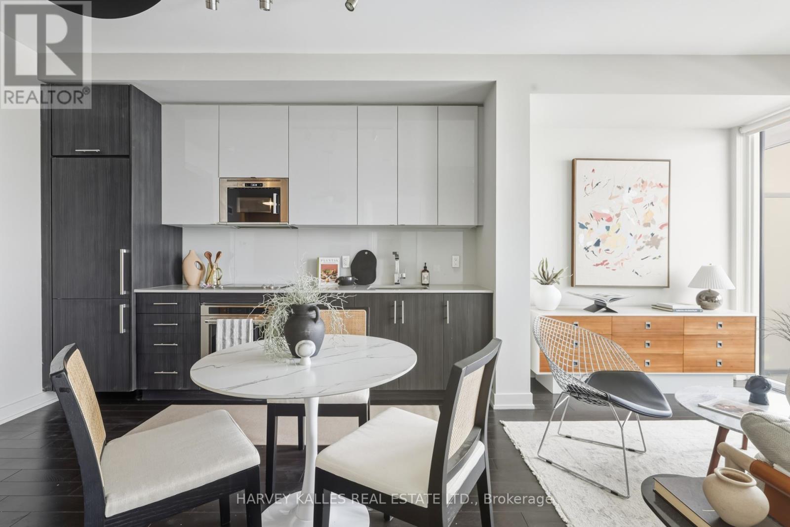 2209 - 330 Richmond Street W, Toronto, Ontario  M5V 1X2 - Photo 4 - C12731824