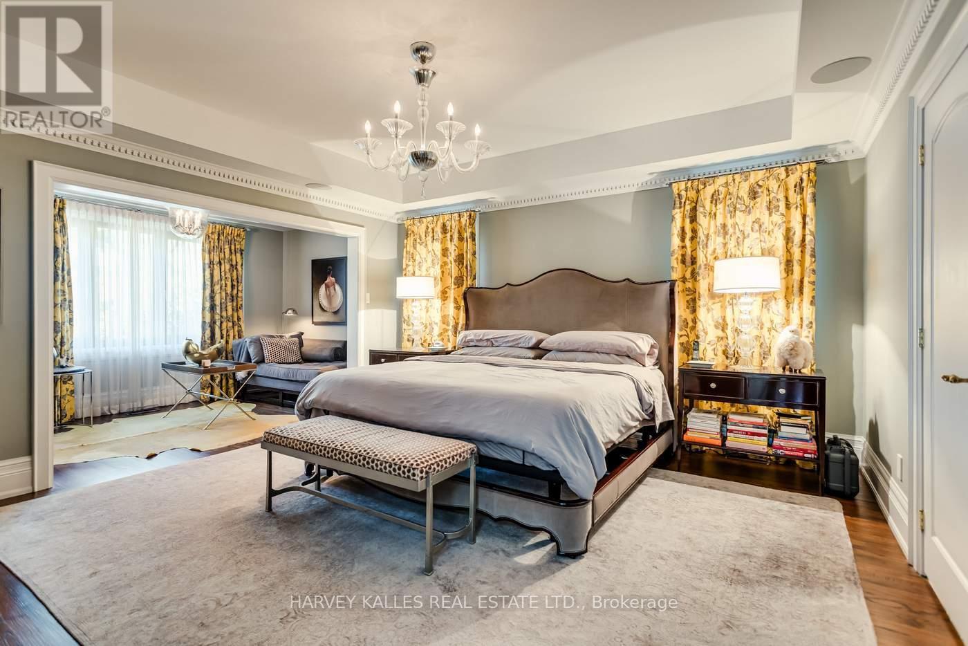 92 South Drive, Toronto, Ontario  M4W 1R6 - Photo 16 - C12731854