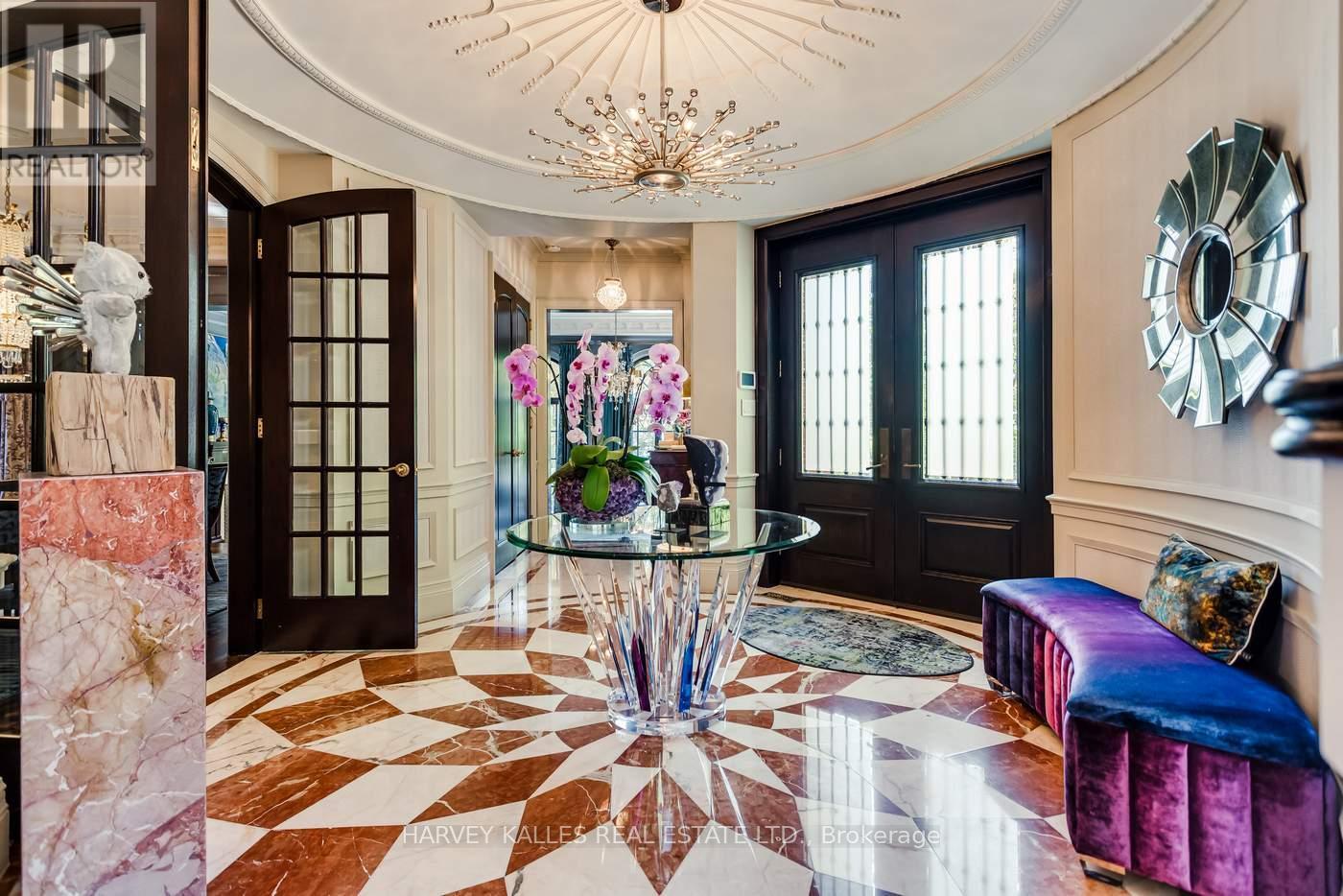 92 South Drive, Toronto, Ontario  M4W 1R6 - Photo 4 - C12731854