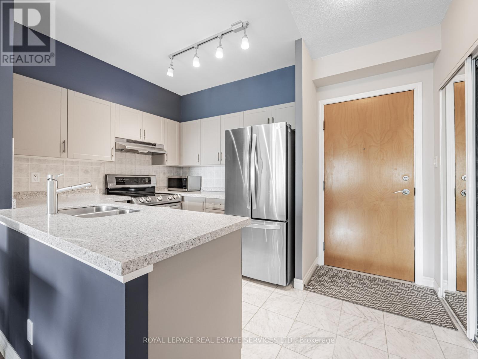 1029 - 600 Queens Quay W, Toronto, Ontario  M5V 3M3 - Photo 3 - C12731968