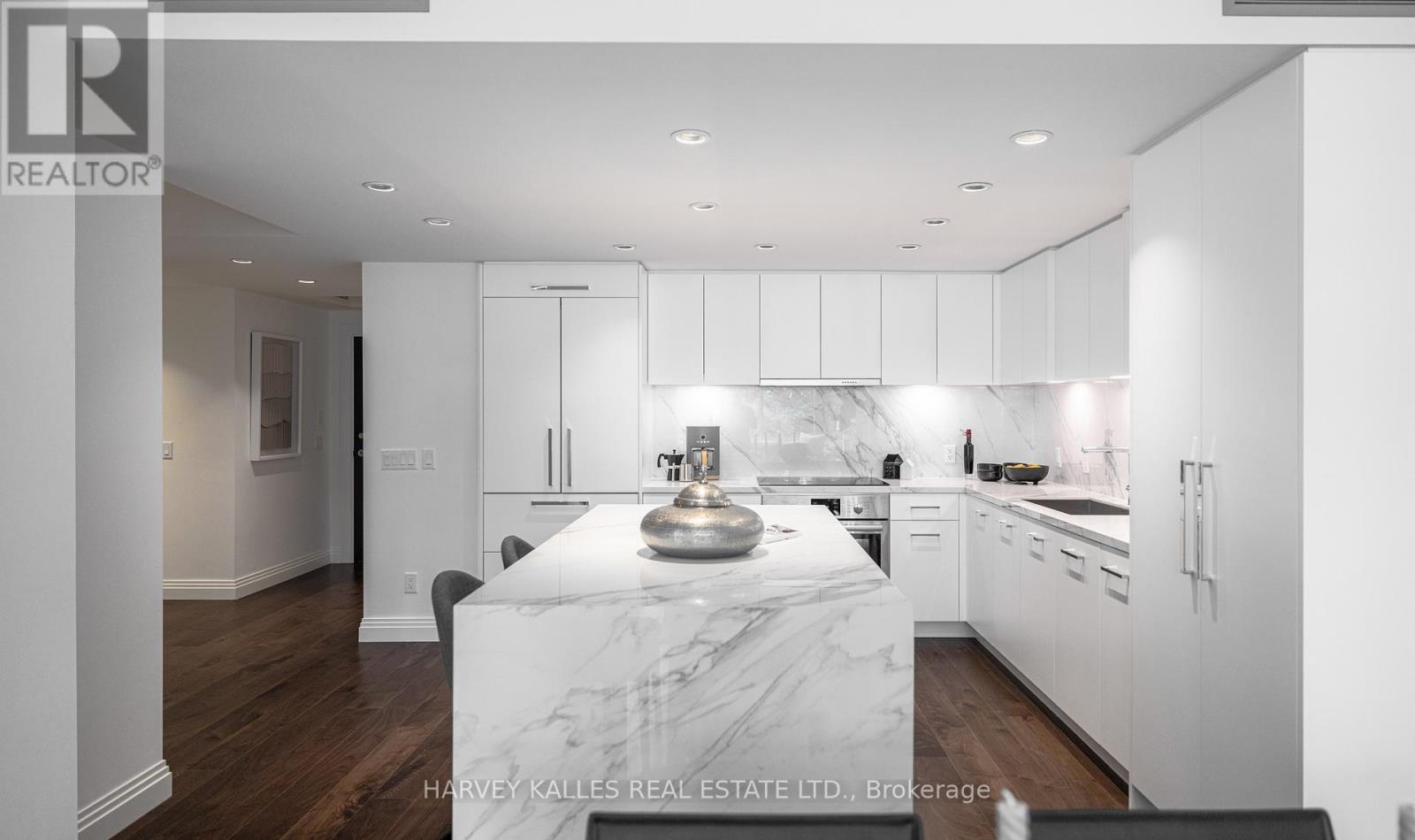 123 - 1 Benvenuto Place, Toronto, Ontario  M4V 2L1 - Photo 10 - C12731998