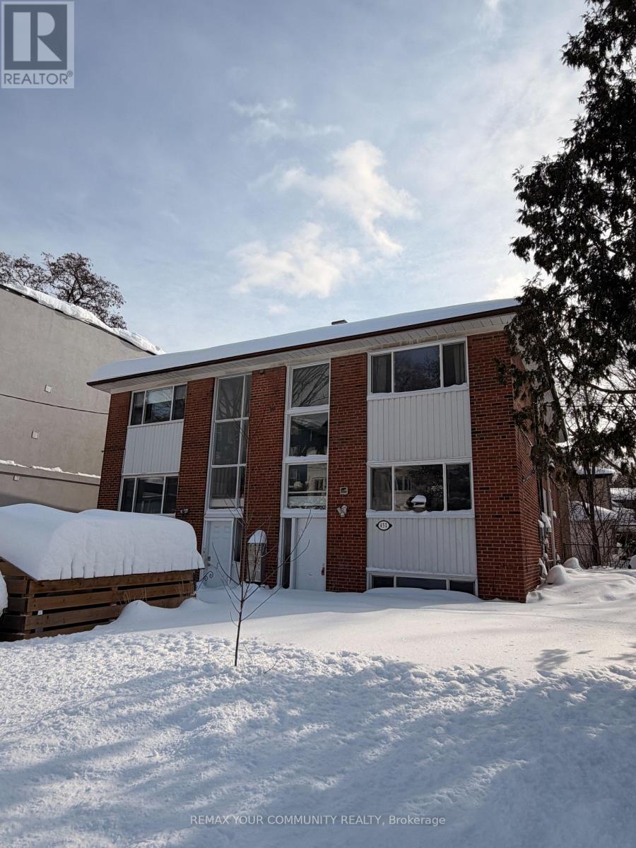 451 LESLIE STREET, Toronto, Ontario