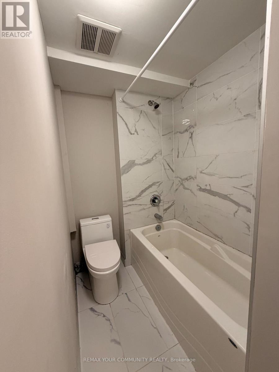 451 Leslie Street, Toronto, Ontario  M4M 3E5 - Photo 11 - E12731838