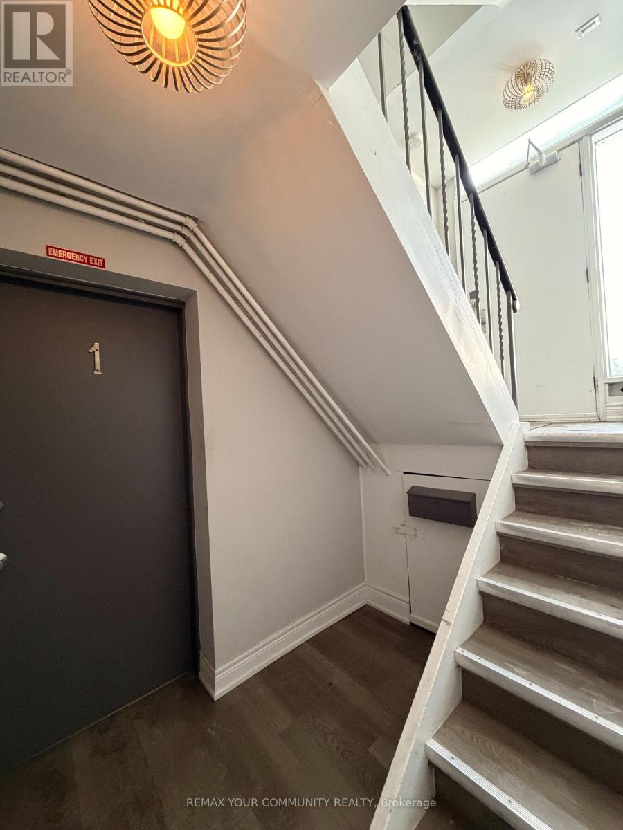 451 Leslie Street, Toronto, Ontario  M4M 3E5 - Photo 13 - E12731838