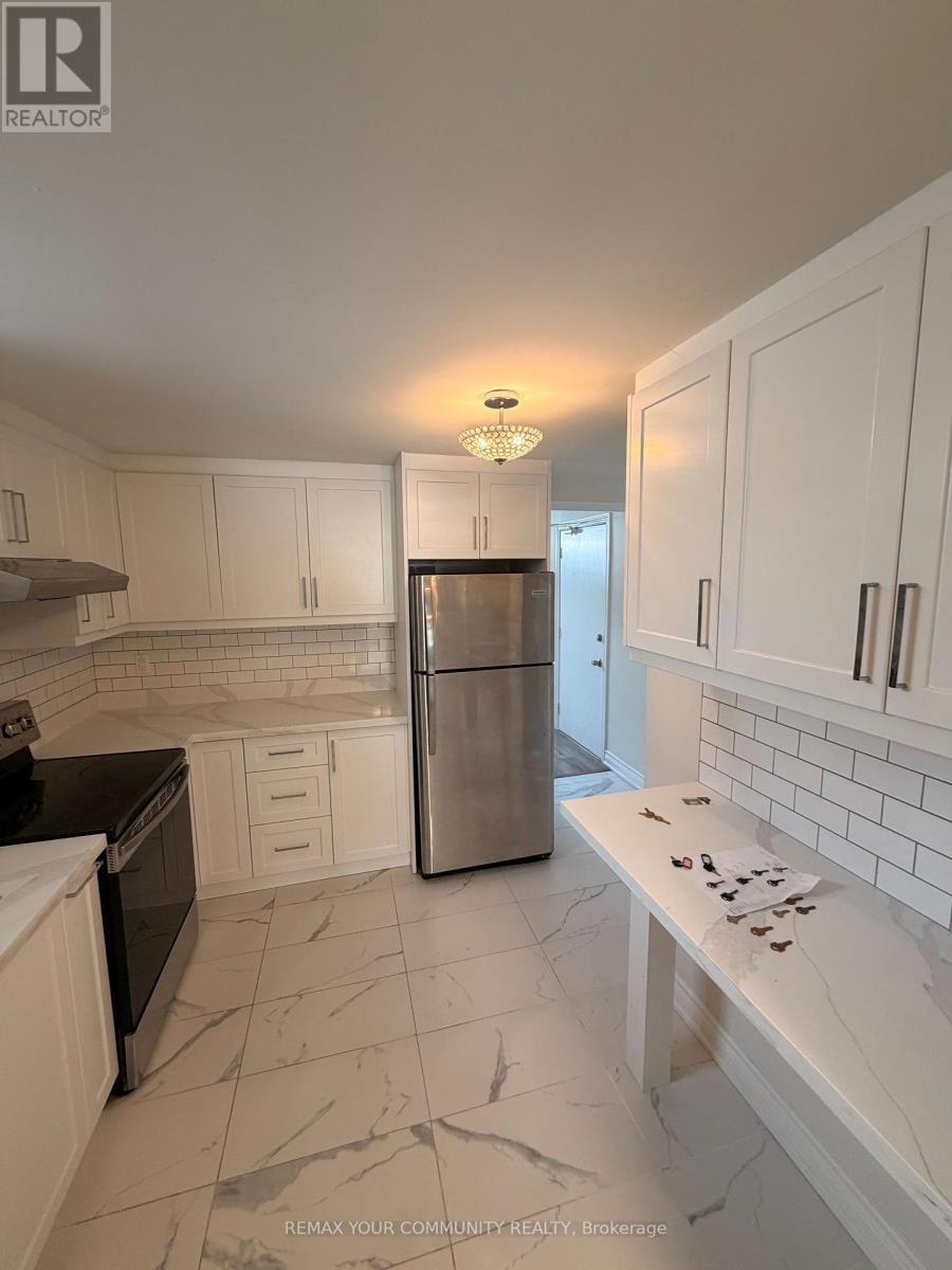 451 Leslie Street, Toronto, Ontario  M4M 3E5 - Photo 5 - E12731838