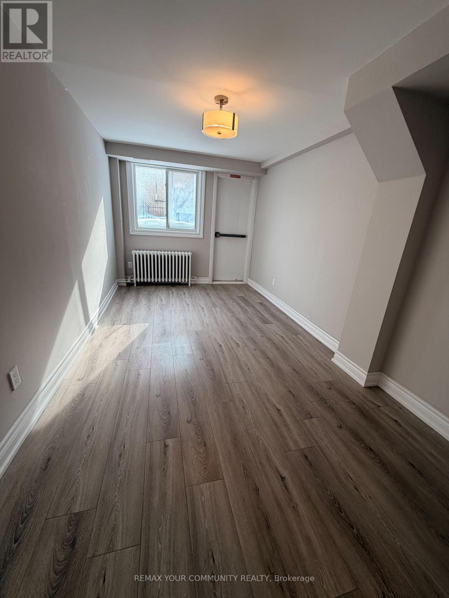 451 Leslie Street, Toronto, Ontario  M4M 3E5 - Photo 7 - E12731838