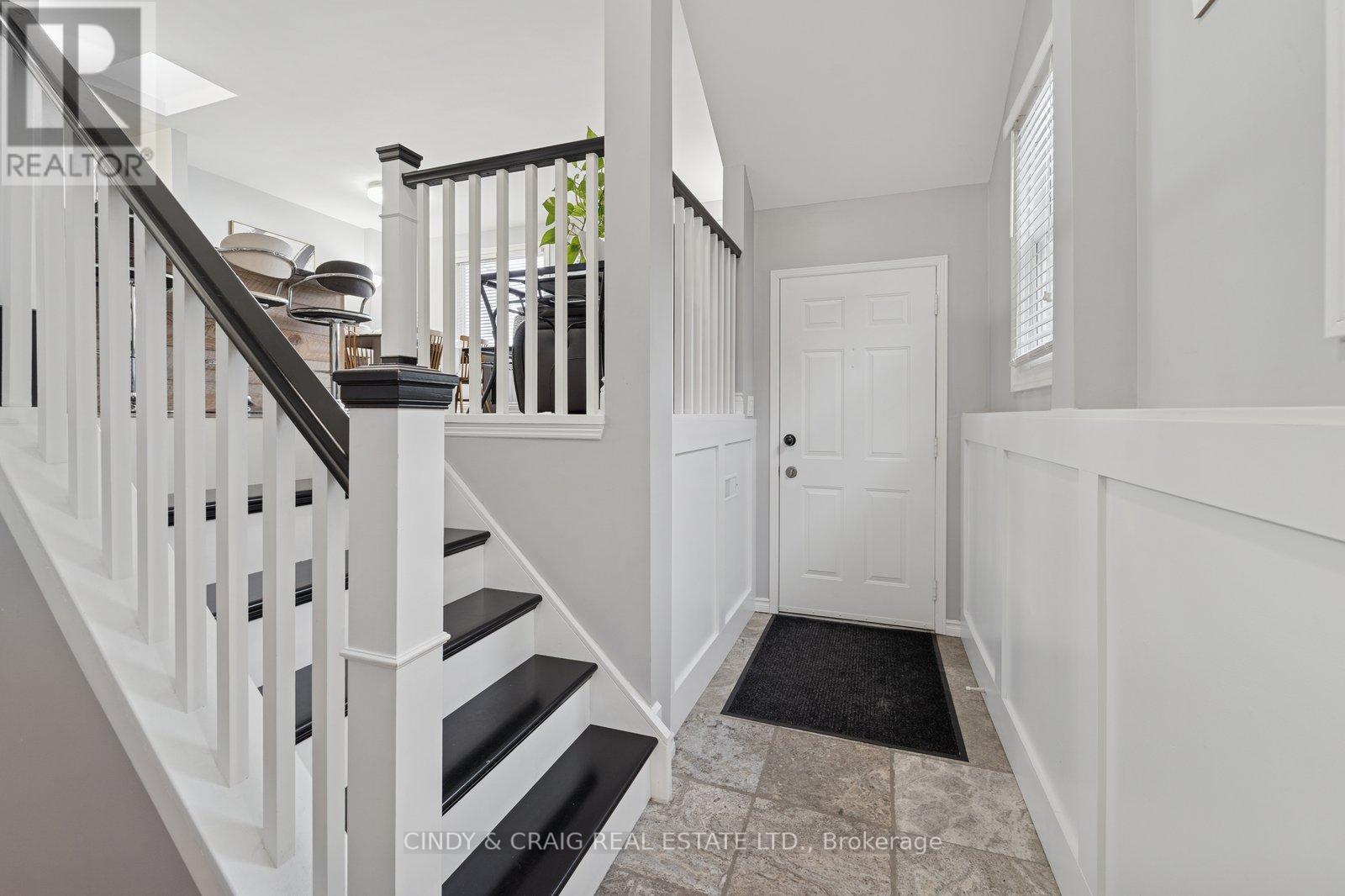 7 Empire Crescent, Clarington, Ontario  L1E 1E4 - Photo 2 - E12731840