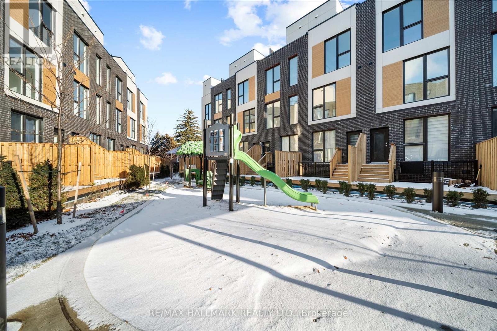 9 - 180 Clonmore Avenue, Toronto, Ontario  M1N 1Y1 - Photo 3 - E12731922