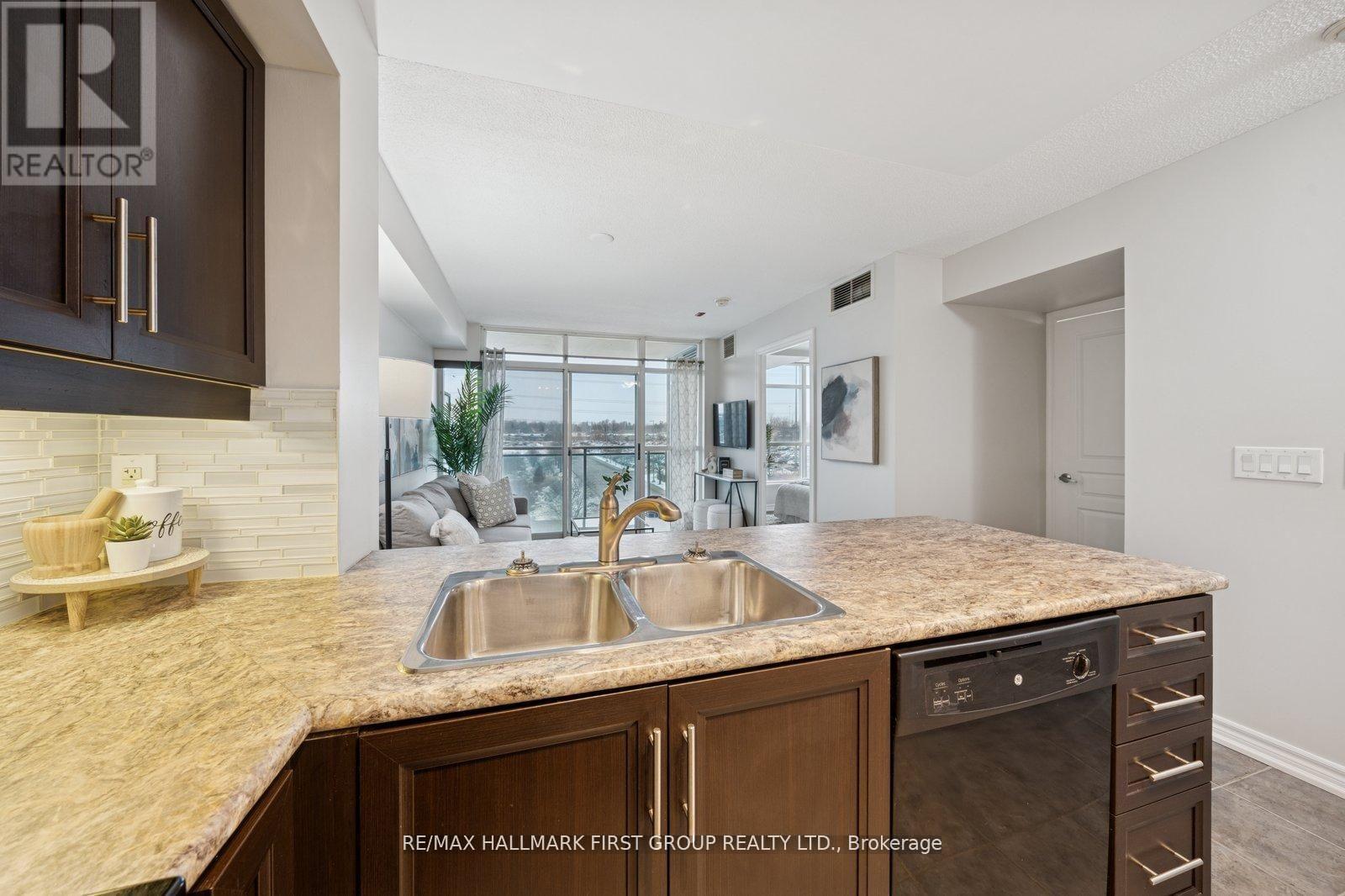 406 - 1600 Charles Street, Whitby, Ontario  L1N 0G4 - Photo 13 - E12732008