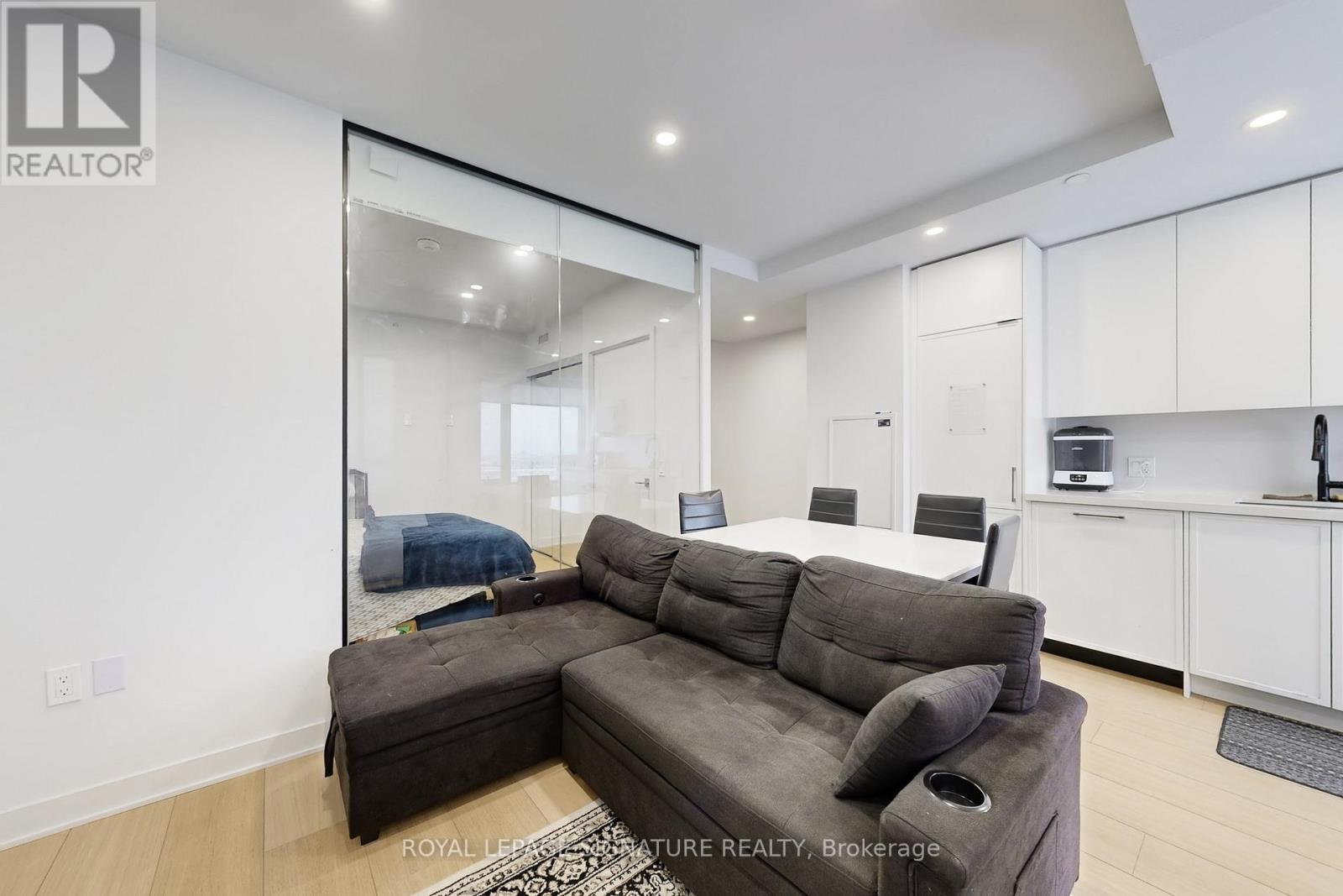 2209 - 2920 Hwy 7, Vaughan, Ontario  L4K 0P4 - Photo 11 - N12731964