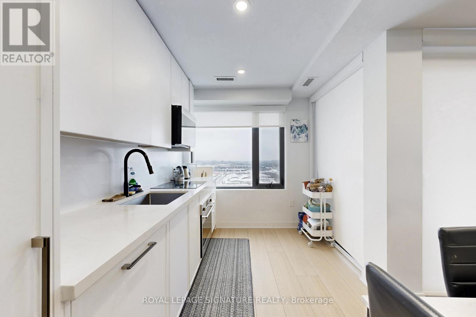 2209 - 2920 Hwy 7, Vaughan, Ontario  L4K 0P4 - Photo 12 - N12731964