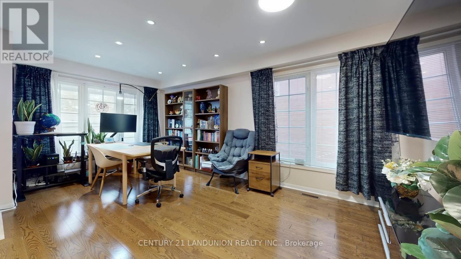 10 Majestic Drive, Markham, Ontario  L6C 2B2 - Photo 11 - N12732002