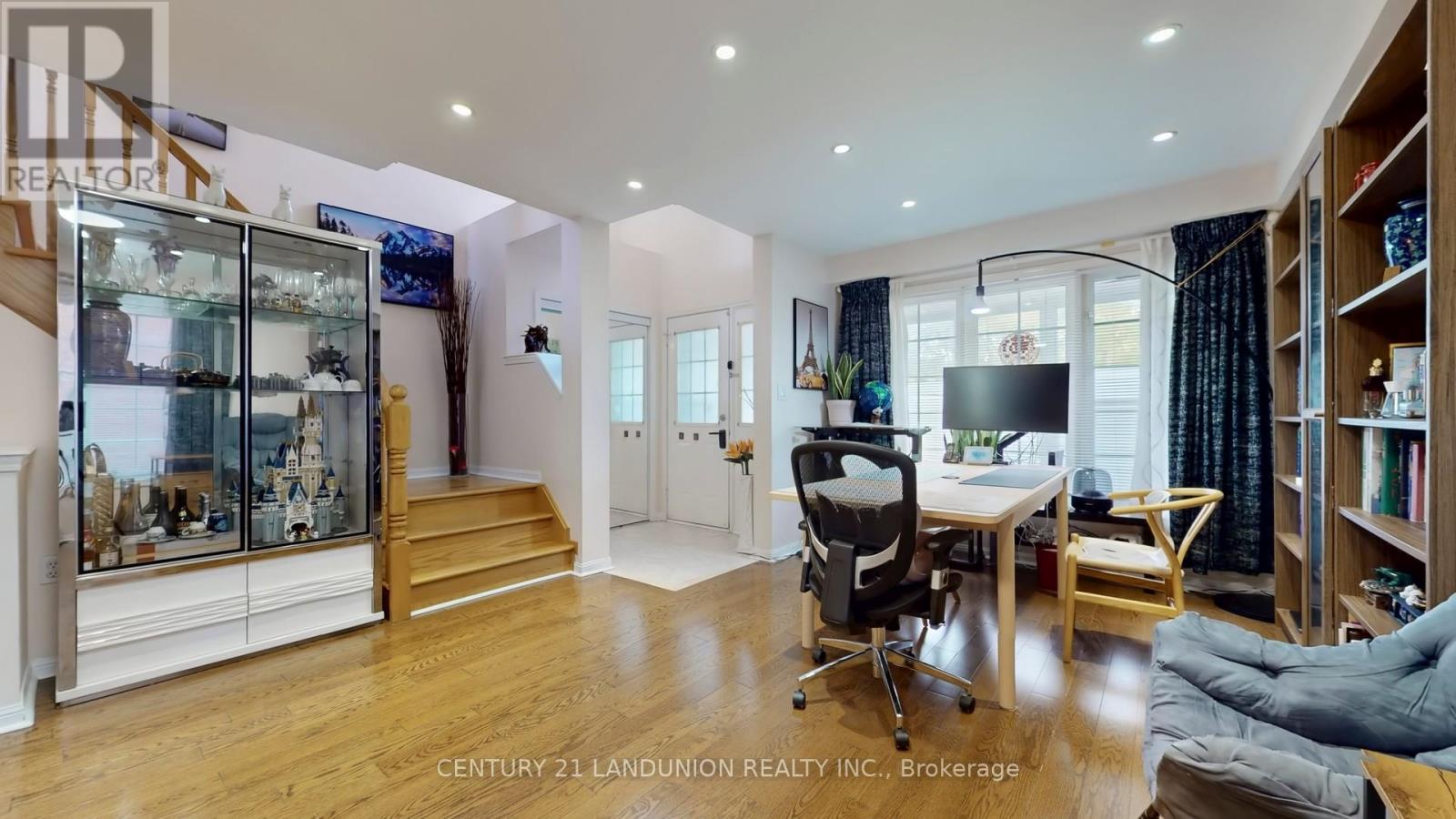 10 Majestic Drive, Markham, Ontario  L6C 2B2 - Photo 12 - N12732002