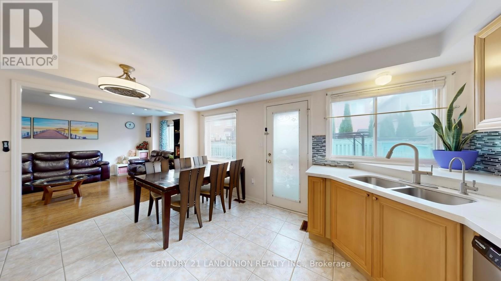 10 Majestic Drive, Markham, Ontario  L6C 2B2 - Photo 16 - N12732002