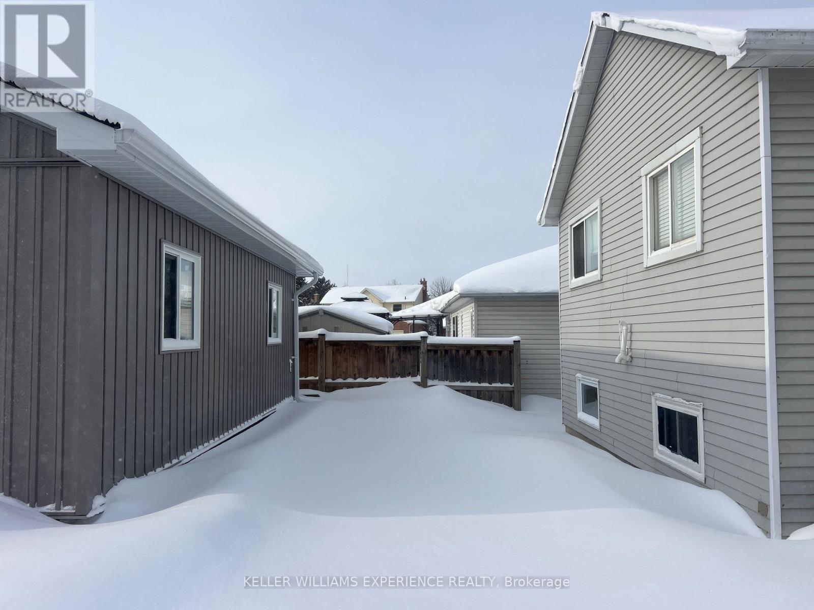 16 Herrell Avenue, Barrie (Painswick North), Ontario  L4N 6T5 - Photo 12 - S12731836