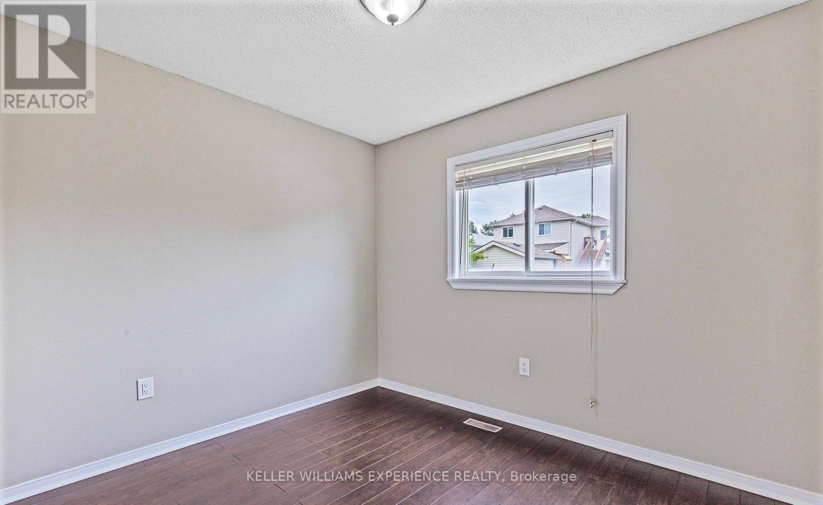 16 Herrell Avenue, Barrie (Painswick North), Ontario  L4N 6T5 - Photo 9 - S12731836