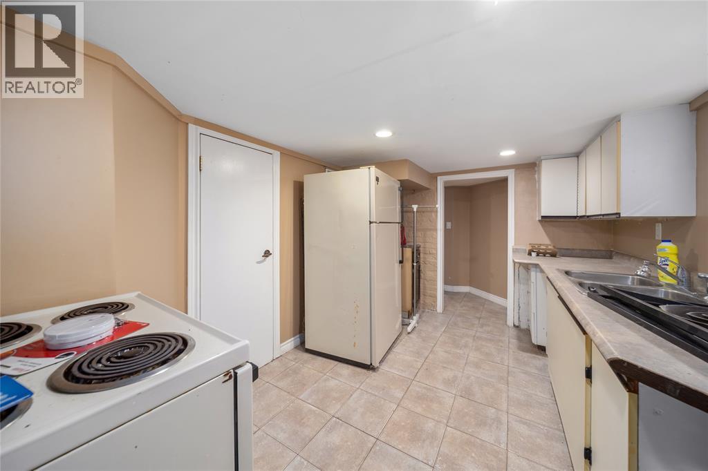 169 Christina Street South, Sarnia, Ontario  N7T 2M9 - Photo 32 - 26002013