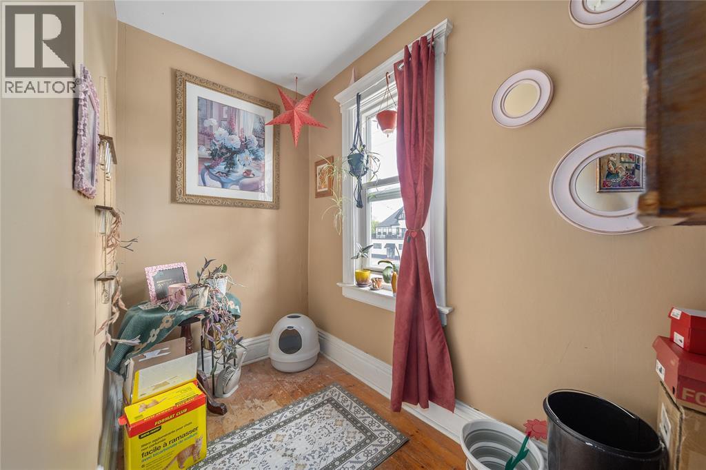 169 Christina Street South, Sarnia, Ontario  N7T 2M9 - Photo 5 - 26002010