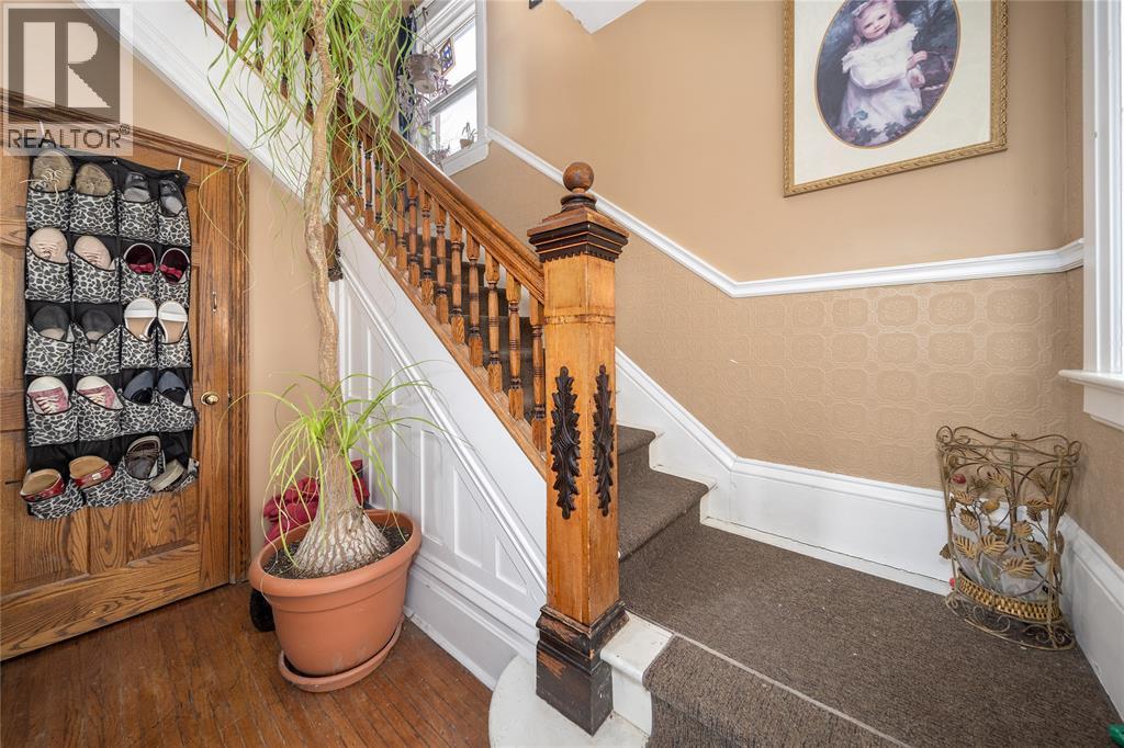 169 Christina Street South, Sarnia, Ontario  N7T 2M9 - Photo 15 - 26002010