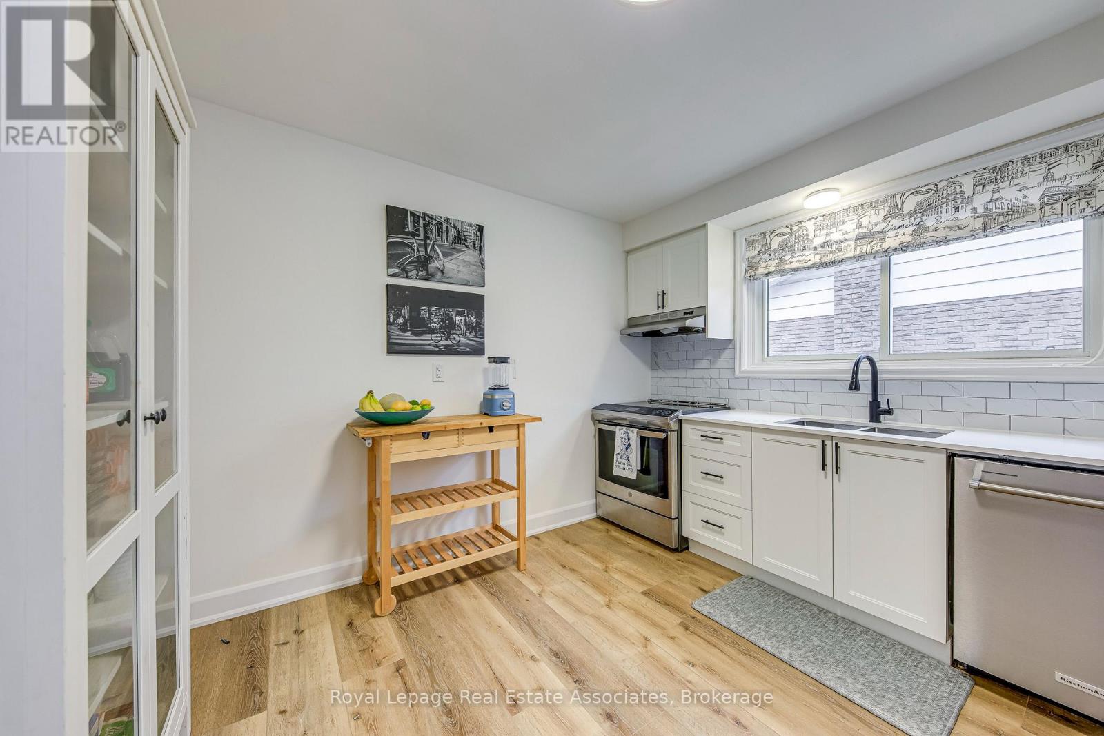 166 Ranwood Court, Hamilton, Ontario  L8W 1V4 - Photo 8 - X12694686