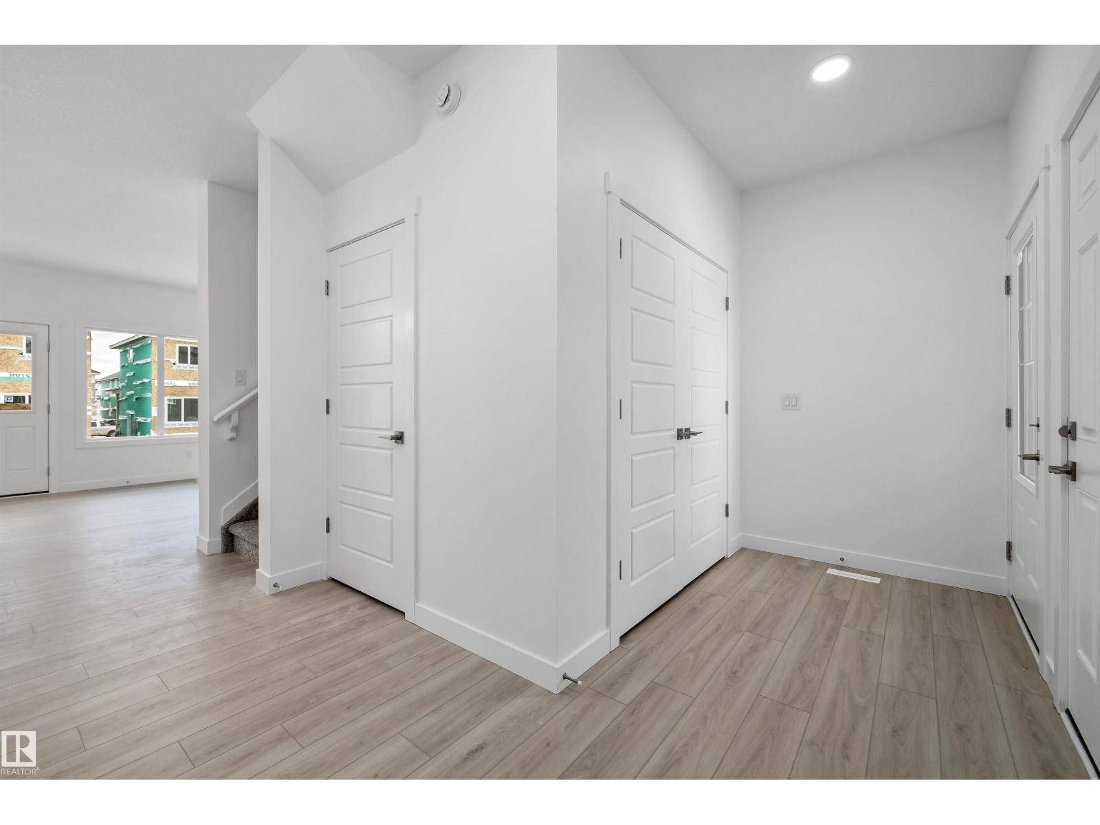 921 19 Av Nw, Edmonton, Alberta  T6T 2X4 - Photo 4 - E4470952