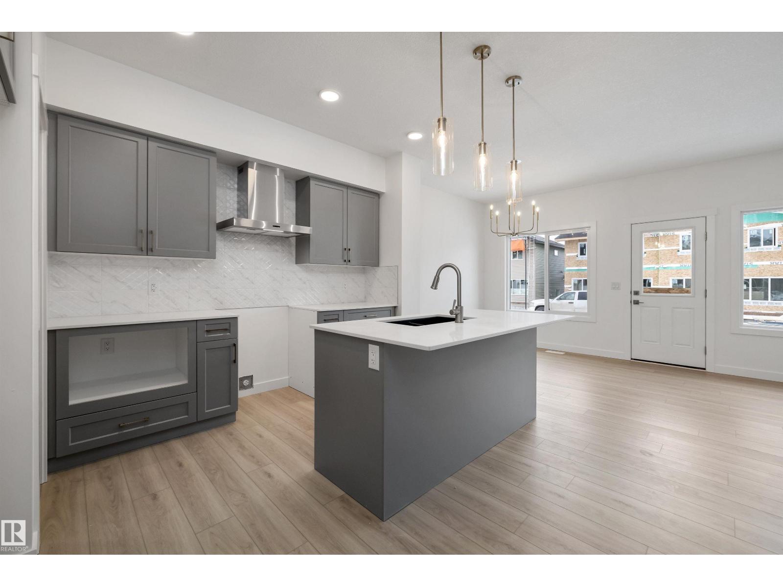 921 19 Av Nw, Edmonton, Alberta  T6T 2X4 - Photo 7 - E4470952