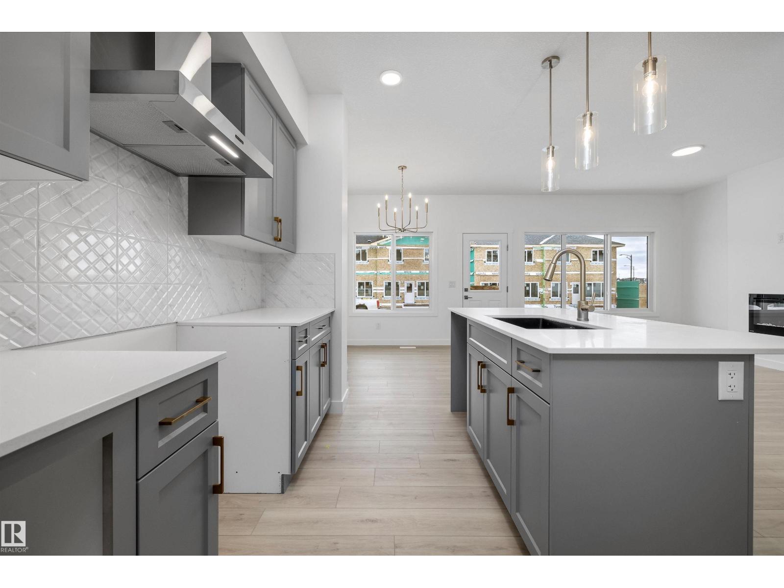 921 19 Av Nw, Edmonton, Alberta  T6T 2X4 - Photo 12 - E4470952