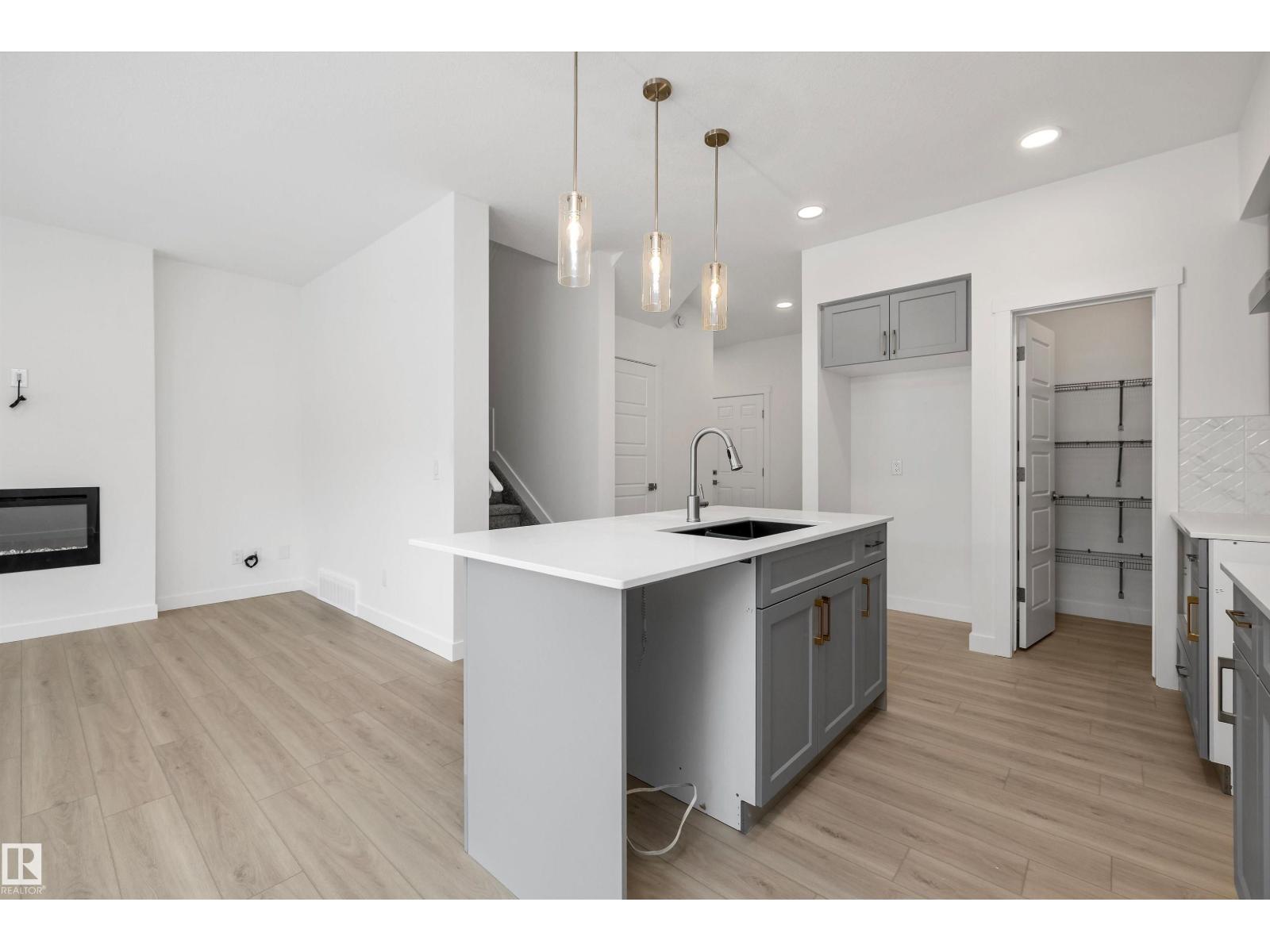 921 19 Av Nw, Edmonton, Alberta  T6T 2X4 - Photo 10 - E4470952