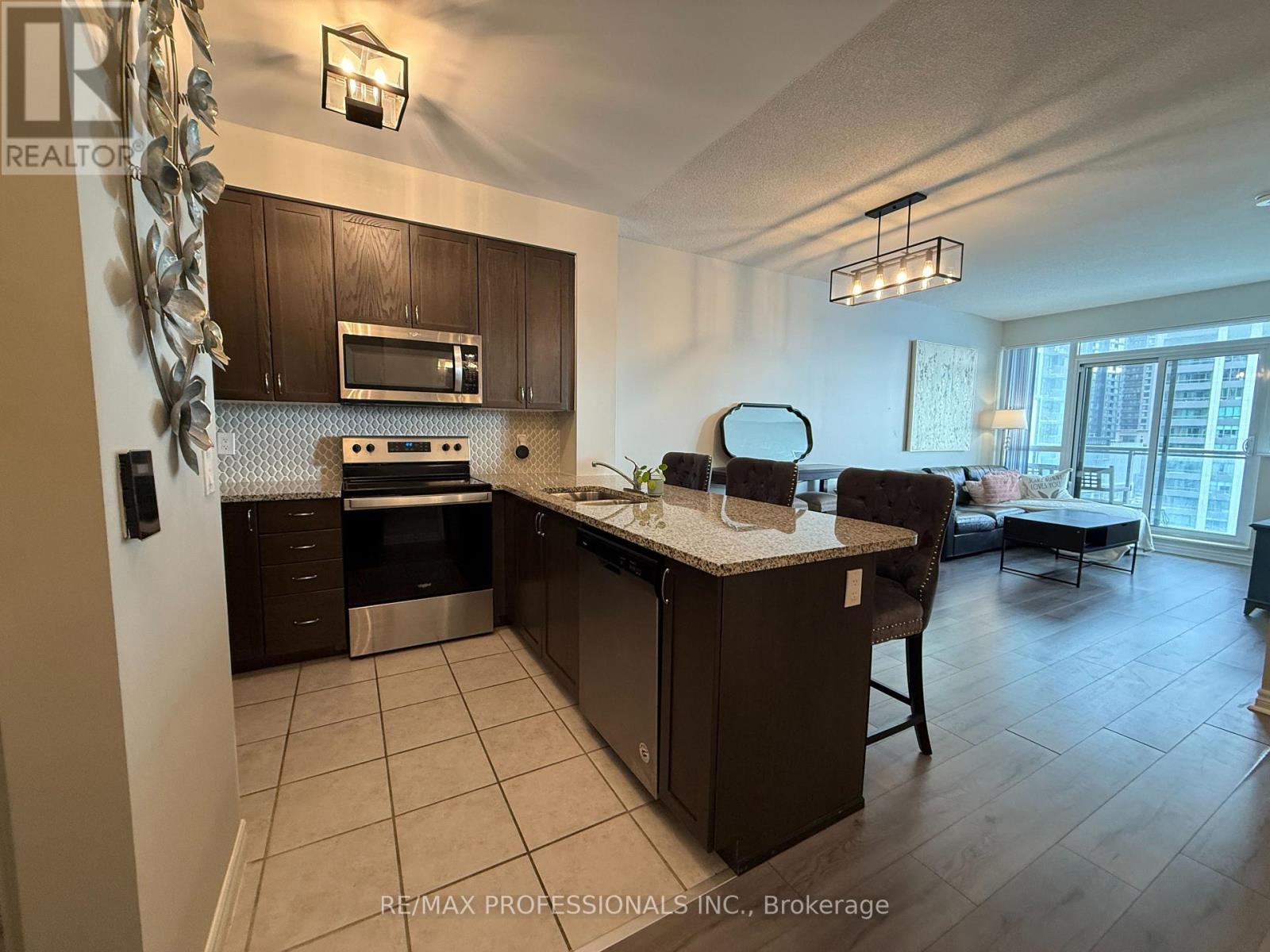 909 - 349 RATHBURN ROAD W, Mississauga, Ontario