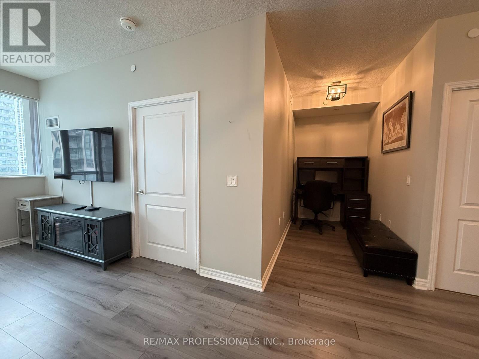 909 - 349 Rathburn Road W, Mississauga, Ontario  L5B 0G9 - Photo 18 - W12731820