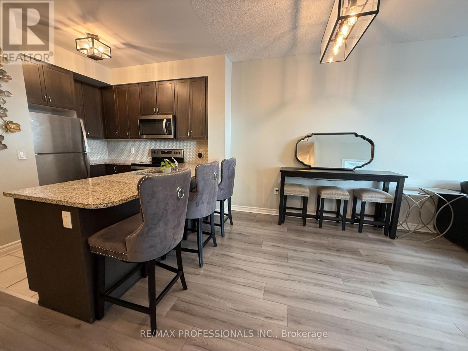 909 - 349 Rathburn Road W, Mississauga, Ontario  L5B 0G9 - Photo 6 - W12731820