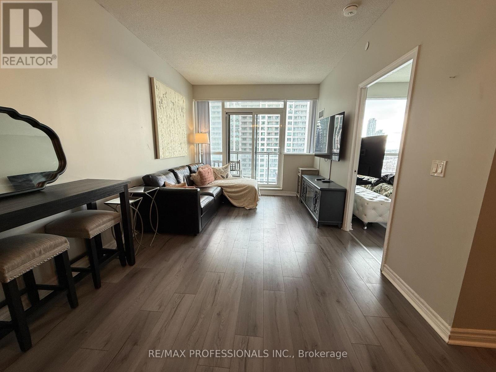 909 - 349 Rathburn Road W, Mississauga, Ontario  L5B 0G9 - Photo 8 - W12731820