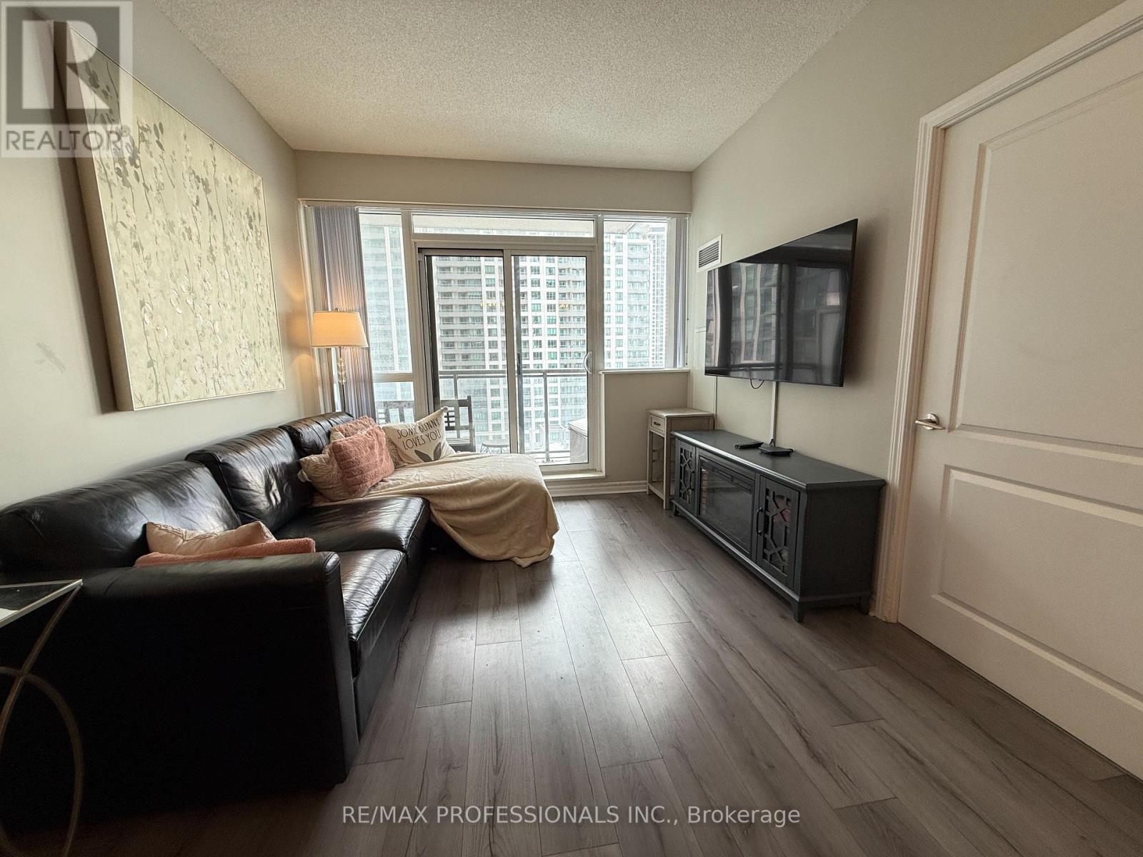 909 - 349 Rathburn Road W, Mississauga, Ontario  L5B 0G9 - Photo 9 - W12731820