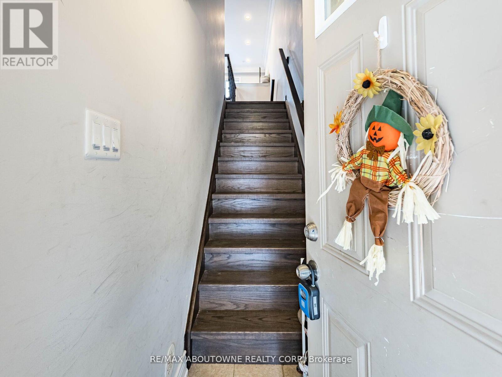 Unit 29 - 6020 Derry Road, Milton, Ontario  L9T 8L6 - Photo 12 - W12731834