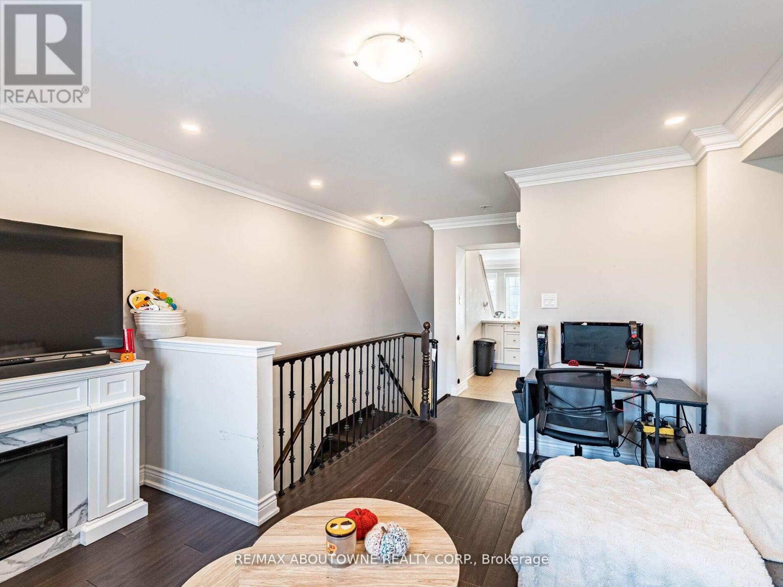 Unit 29 - 6020 Derry Road, Milton, Ontario  L9T 8L6 - Photo 16 - W12731834