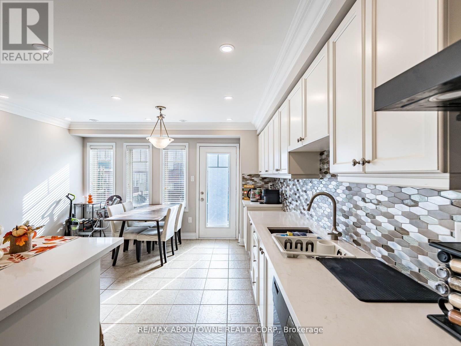 Unit 29 - 6020 Derry Road, Milton, Ontario  L9T 8L6 - Photo 26 - W12731834