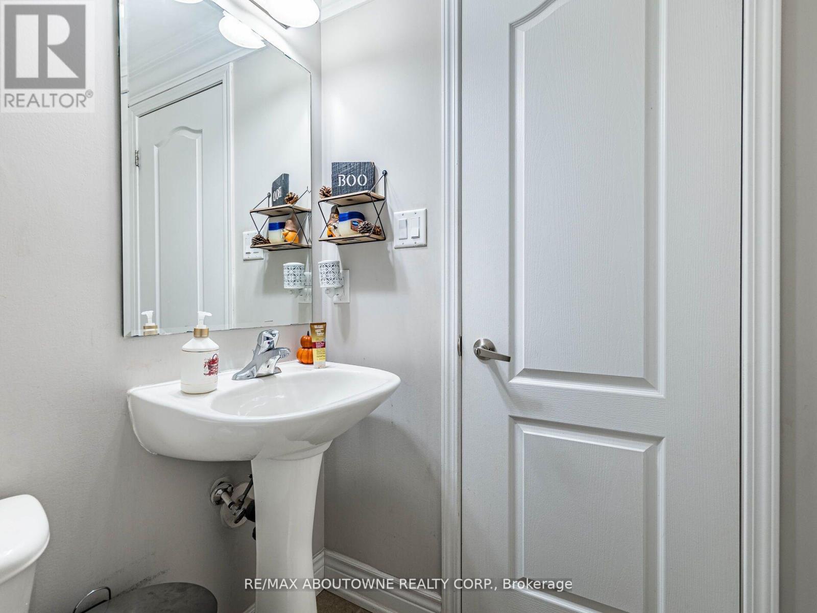 Unit 29 - 6020 Derry Road, Milton, Ontario  L9T 8L6 - Photo 28 - W12731834