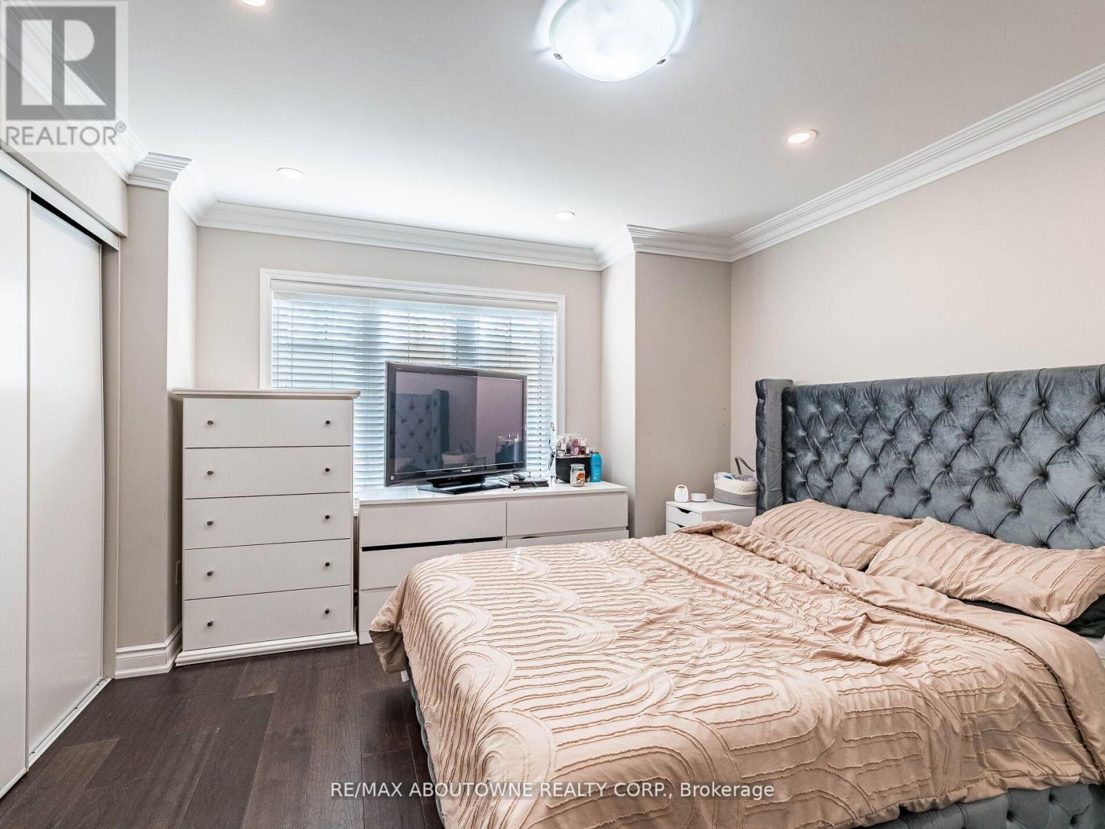 Unit 29 - 6020 Derry Road, Milton, Ontario  L9T 8L6 - Photo 35 - W12731834