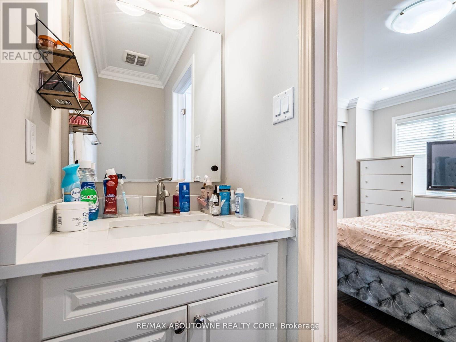 Unit 29 - 6020 Derry Road, Milton, Ontario  L9T 8L6 - Photo 39 - W12731834