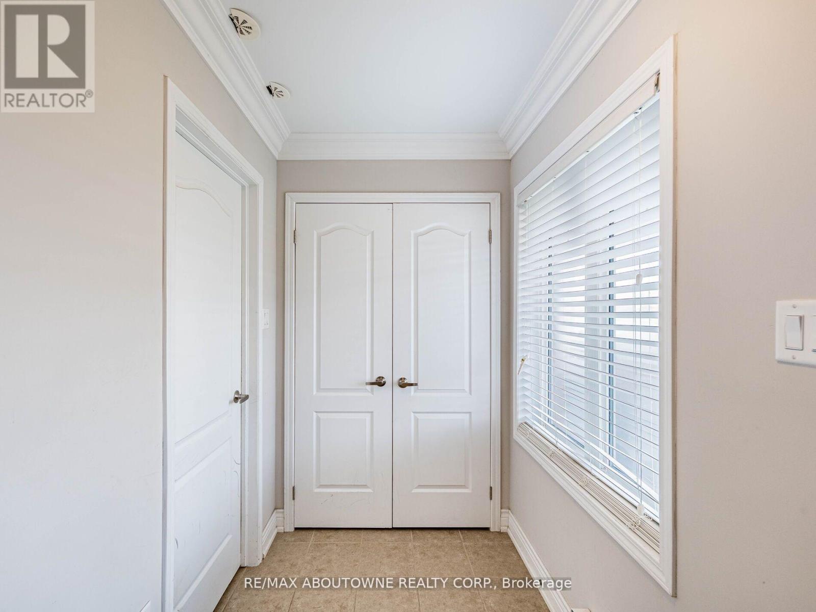 Unit 29 - 6020 Derry Road, Milton, Ontario  L9T 8L6 - Photo 7 - W12731834