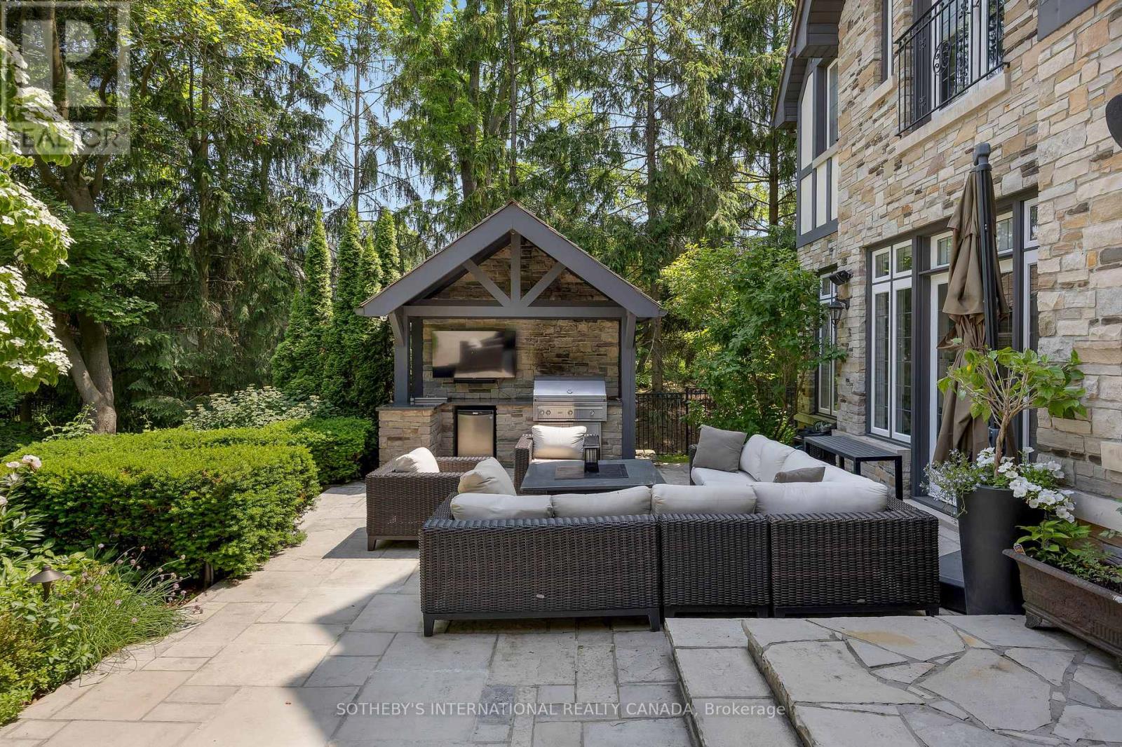 67 Kingsway Crescent, Toronto, Ontario  M8X 2R5 - Photo 10 - W12731842