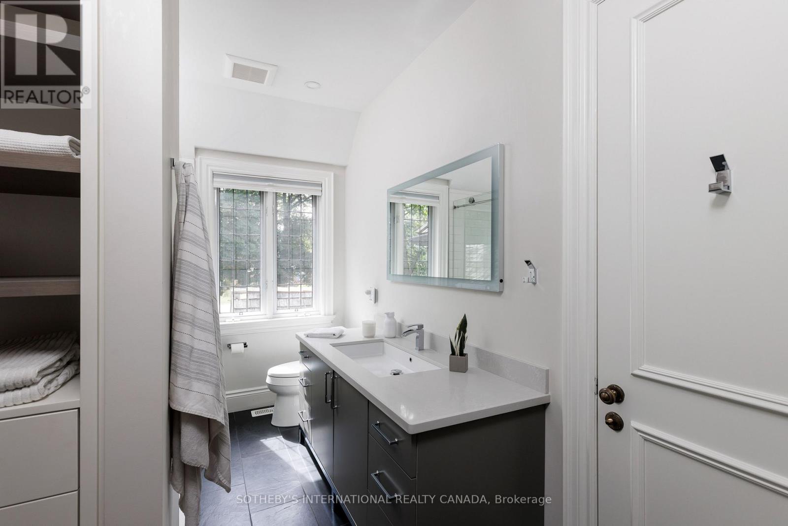 67 Kingsway Crescent, Toronto, Ontario  M8X 2R5 - Photo 34 - W12731842