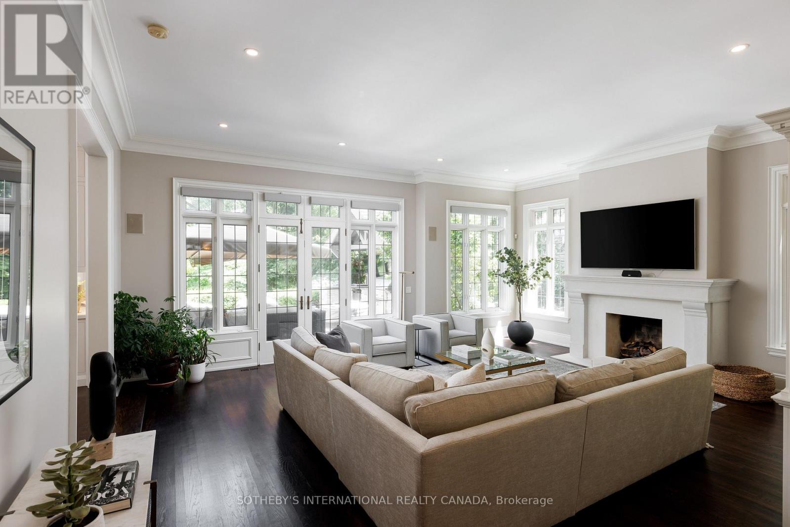 67 Kingsway Crescent, Toronto, Ontario  M8X 2R5 - Photo 5 - W12731842